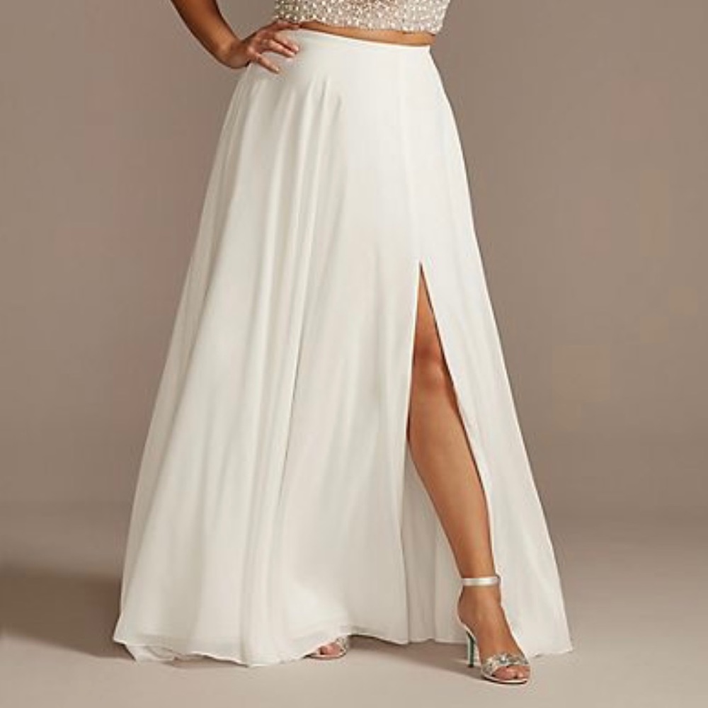 David’s Bridal DB Studio Chiffon Circle Skirt w/Slit In Soft White Sz 16W